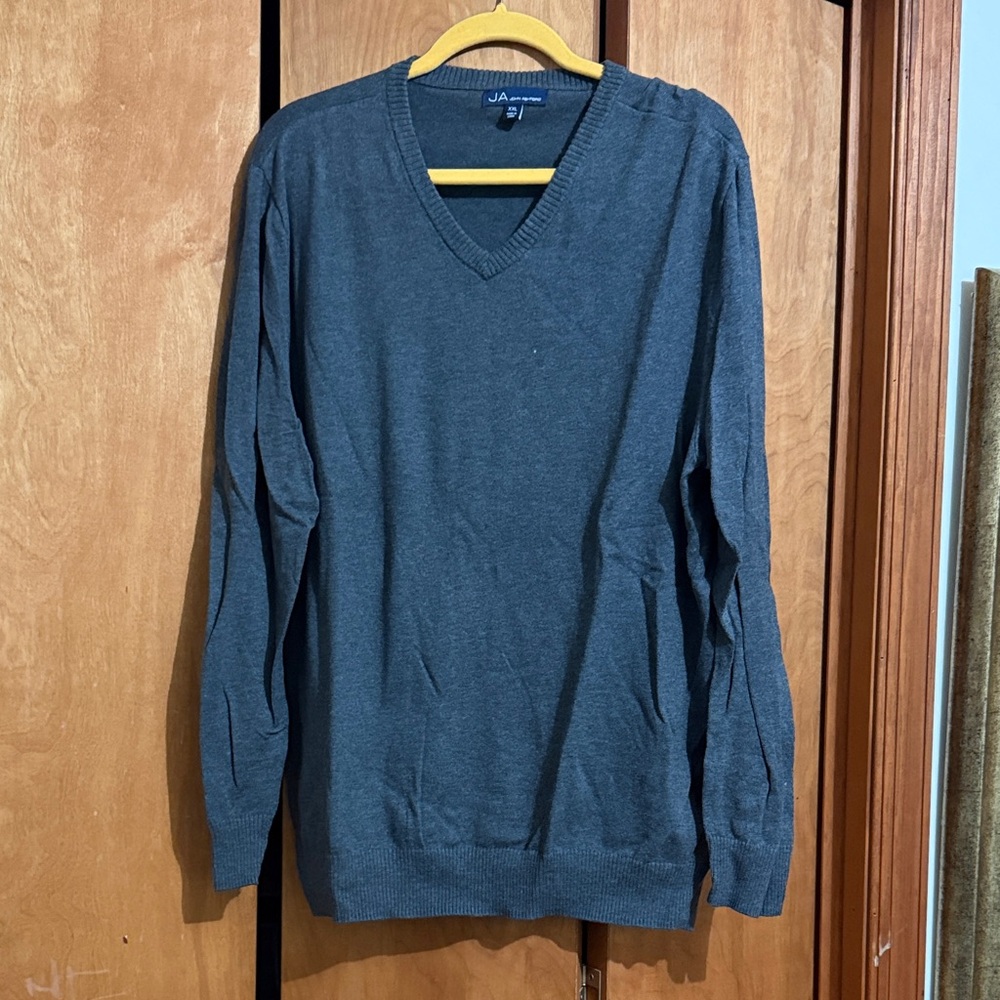 Men's V-Neck Sweater in Charcoal Gray John Ashford XXL